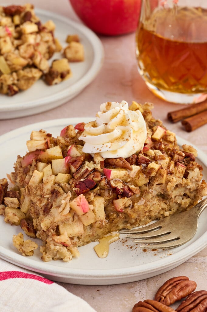 One-Pan Apple Pie Baked Oatmeal: Easy Make-Ahead Breakfast Comfort